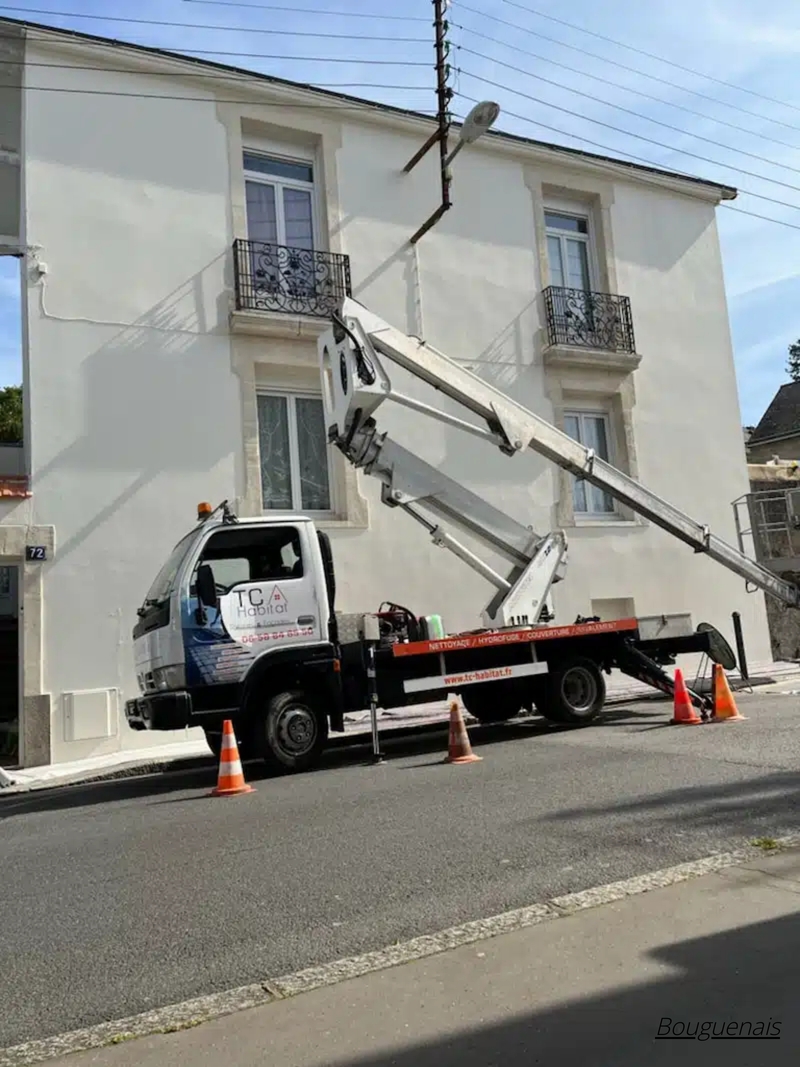 Nacelle pour un ravalement de façade à Bouguenais